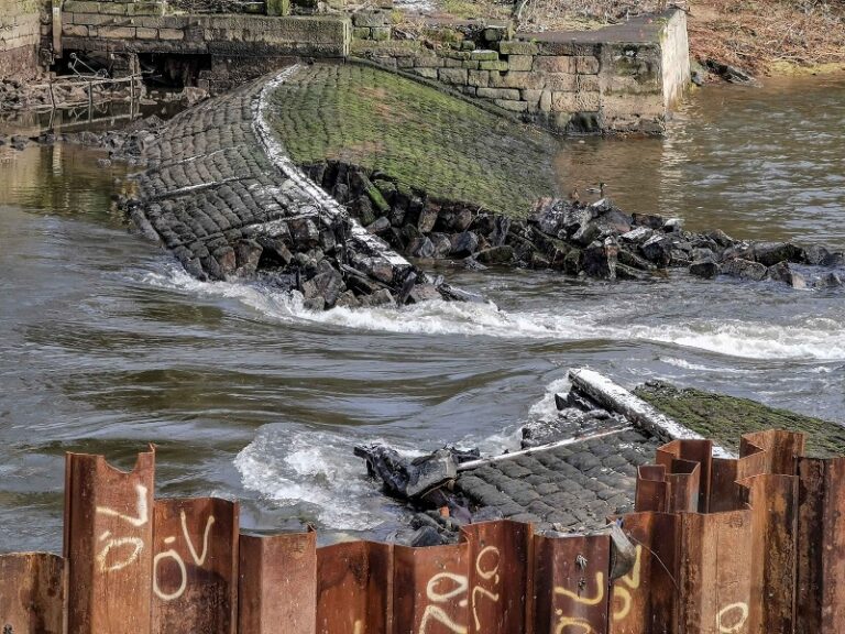 Independent investigation into collapse of Newlay Weir confirmed by Environment Agency - West