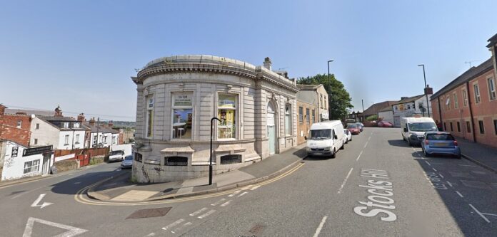 hsbc bank armley