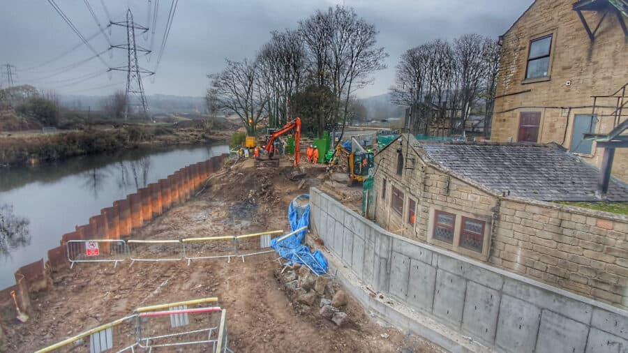 Kirkstall Bridge Inn flood defences