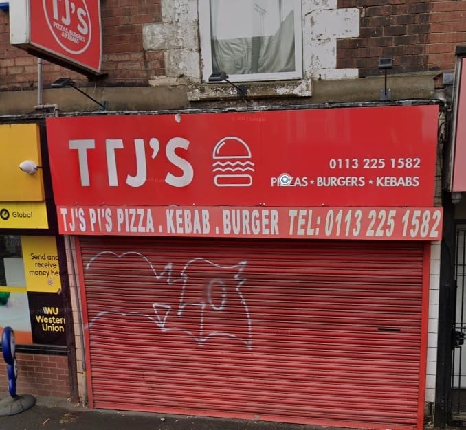 Kirkstall Road takeaway boss offers to pay for double yellow lines to